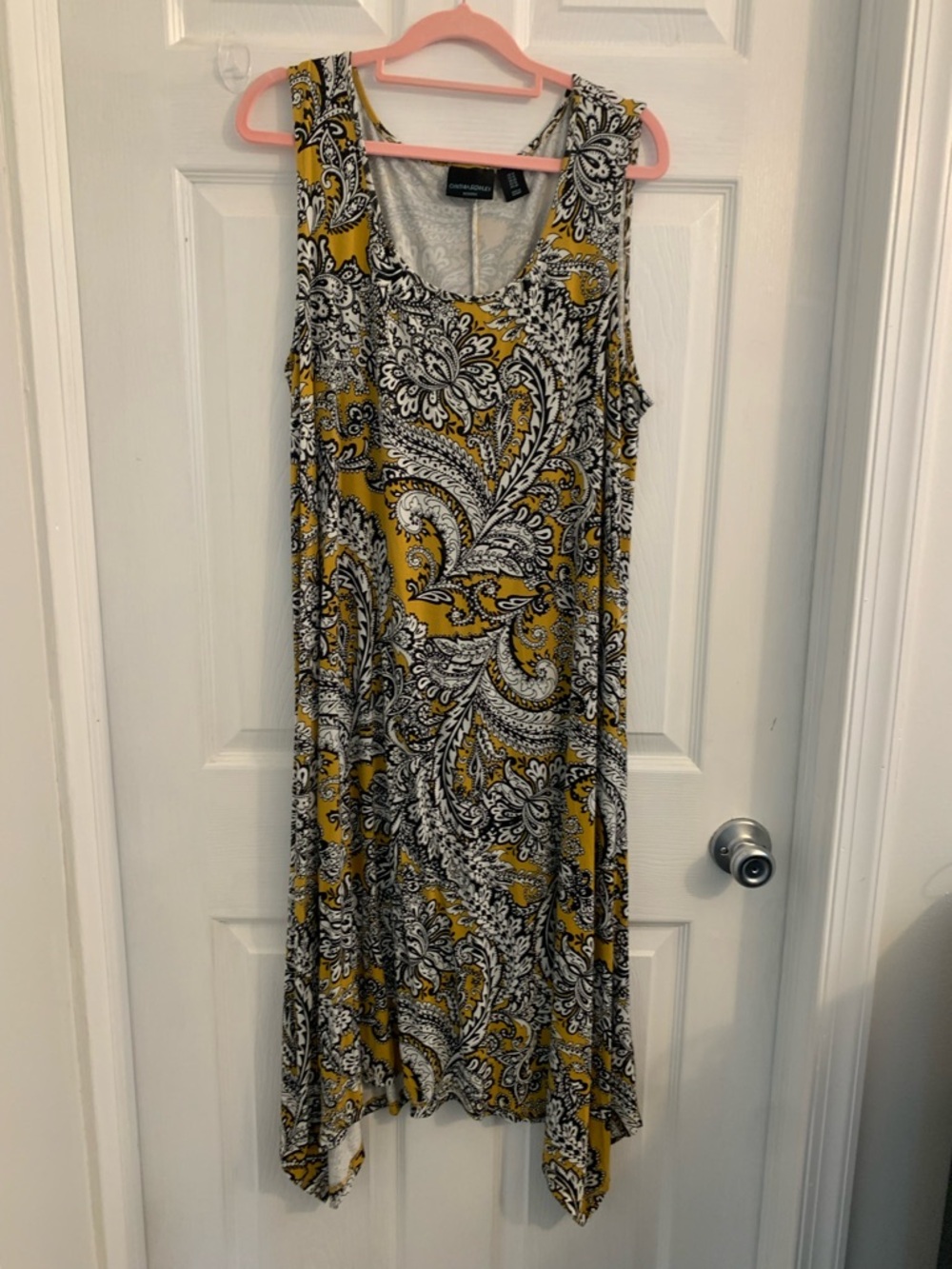 Cynthia Rowley Women’s plus size Yellow Paisley Sleeveless Dress. Size 1X $10